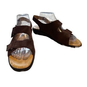 Cobbie Cuddlers Women's Brown Leather Sandals Size 10 Casual Summer
